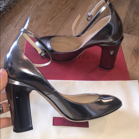 Valentino ankle strap pumps. Great condition - Picture 3 of 8
